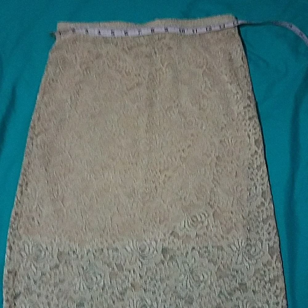 ***SOLD*** Pink Lace Pencil Skirt - Picture 7 of 8